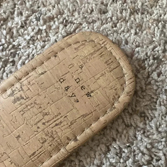 A new day jelly sandal size 9.5 - Picture 4 of 6